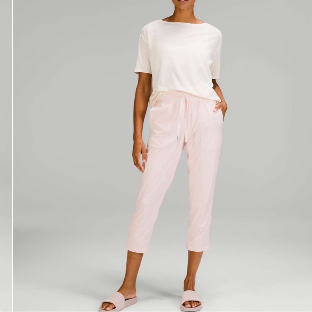 Lululemon Dance Studio Mid-Rise Lined Crop 25” 10